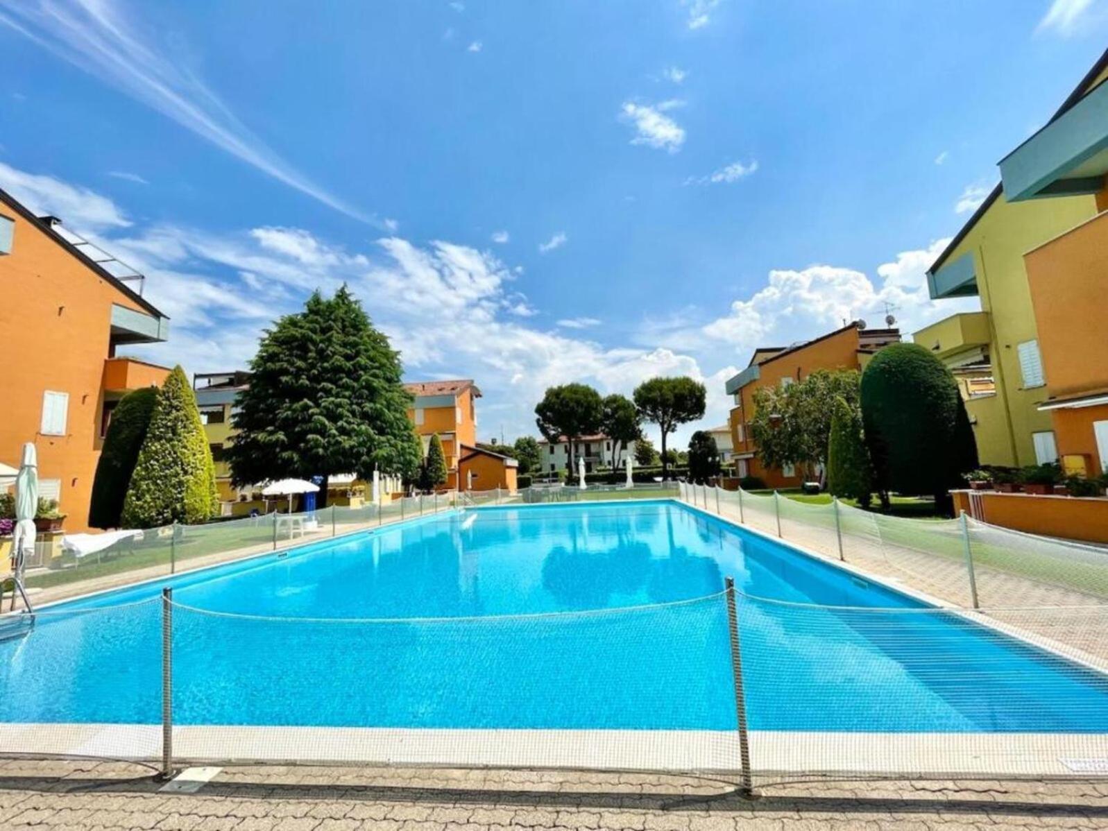 Quarzo Apt- Comfort In Piscina A Sirmione Apartment Exterior photo